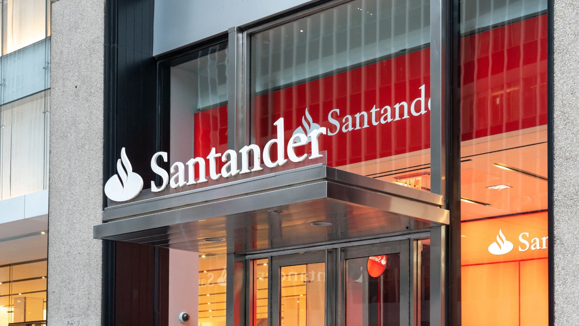 Banco Santander Actualiza Su Compromiso Con Las Personas Mayores YMurcia