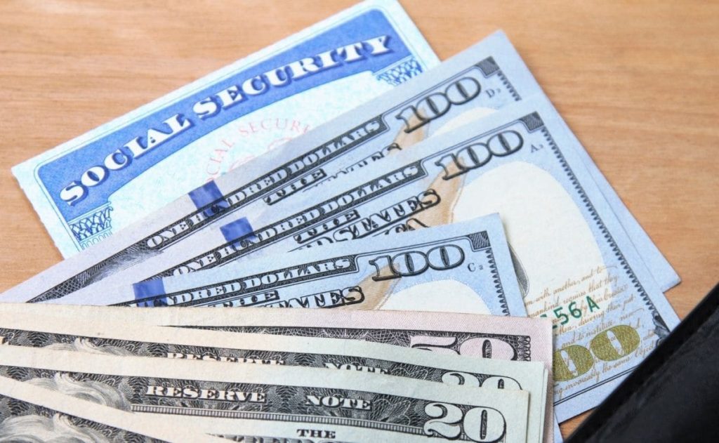 Social Security check of $1,841: millions of Americans cash it on Friday