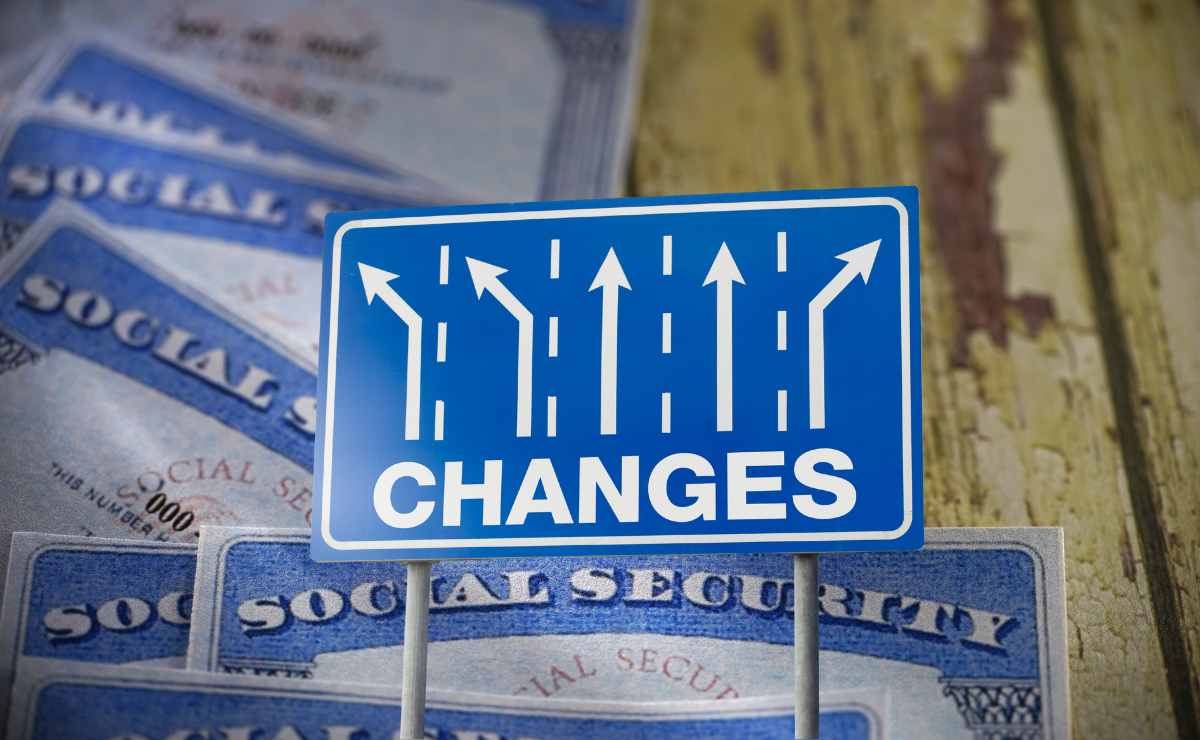 SSA cards and sign with changes for Social Security and the new changes in 2024