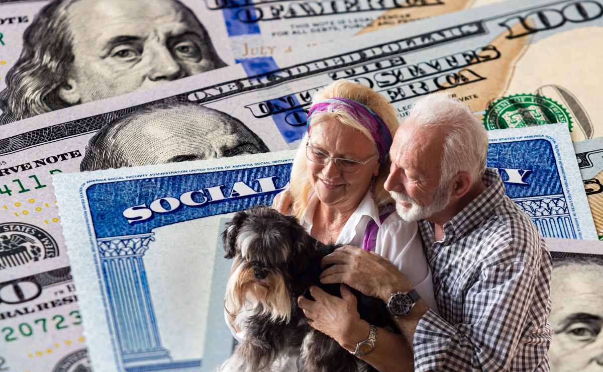 Senior couple with dog, SSA card and dollars to delay retirement not to reduce your Social Security