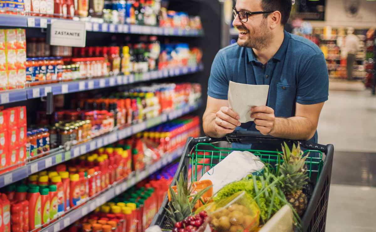 Man grocery shopping since SNAP benefits coming this week, see when your Food Stamps check arrive