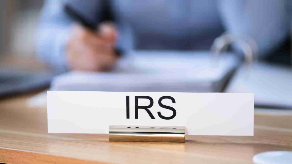 The IRS informs taxpayers about the citizens that must file a 2023 tax return in 2024