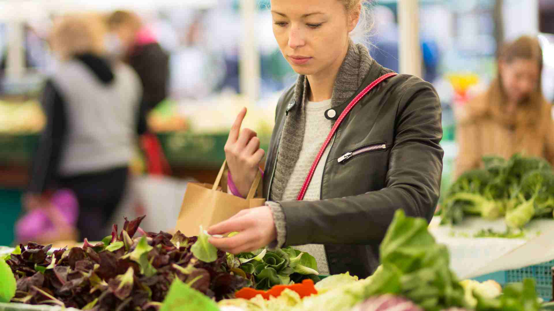 SNAP benefits are not paid on the same payment date, it will depend on the State where you receive Food Stamps