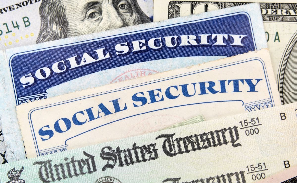 Social Security BIG Increase In April, Here's How Much U.S. Retirees ...