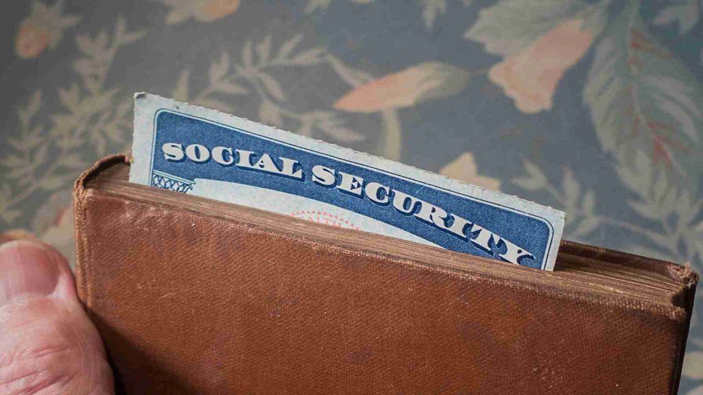 The Social Security Administration can send you a direct deposit, but it is not the only possibility to collect your payment in the USA in 2024