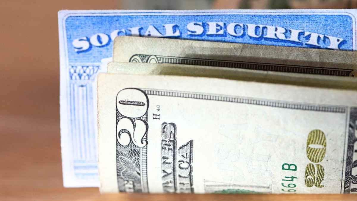 The Social Security Administration announced the average payments for seniors aged 65 in the United States