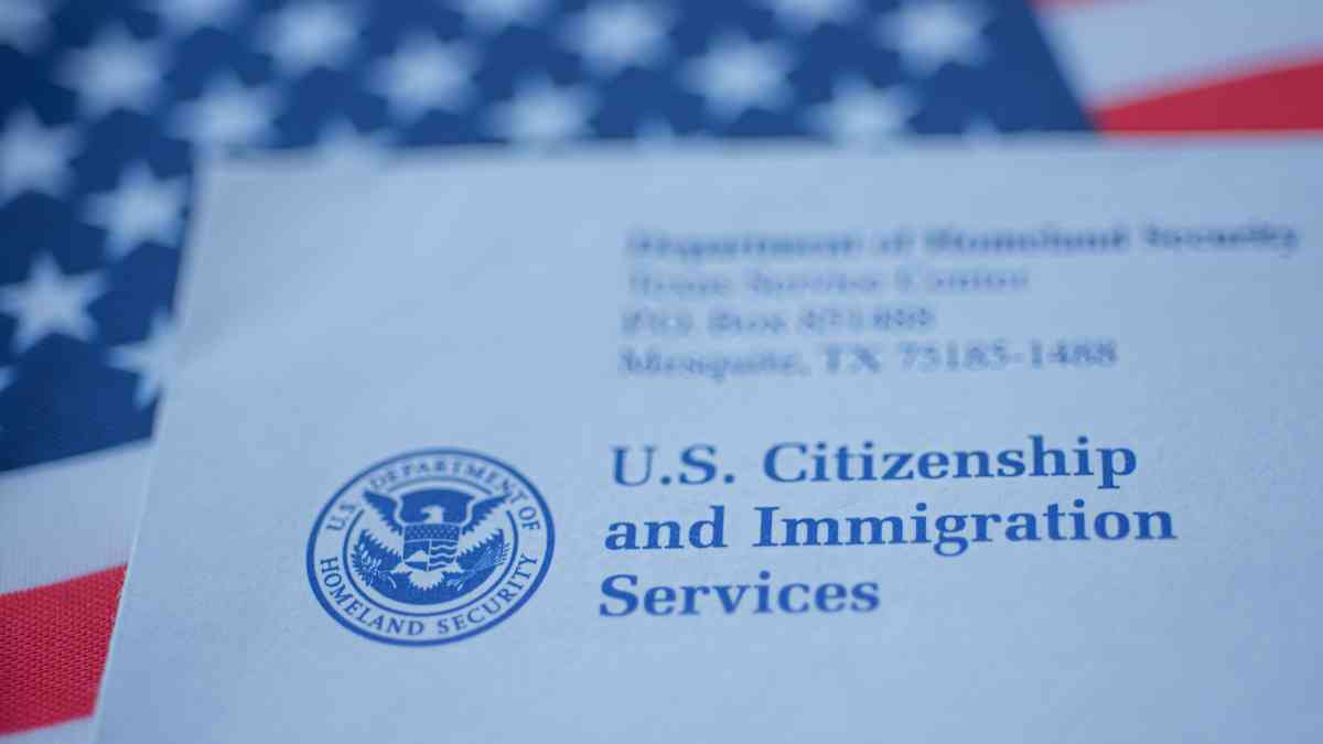 Asylum seeker and the USCIS work permit online application