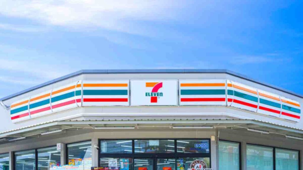 7-Eleven storefront with Closed sign