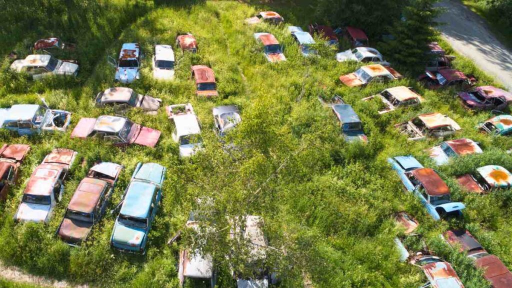 More than 10,000 Vintage American Cars Are Sitting in This Arizona Junkyard