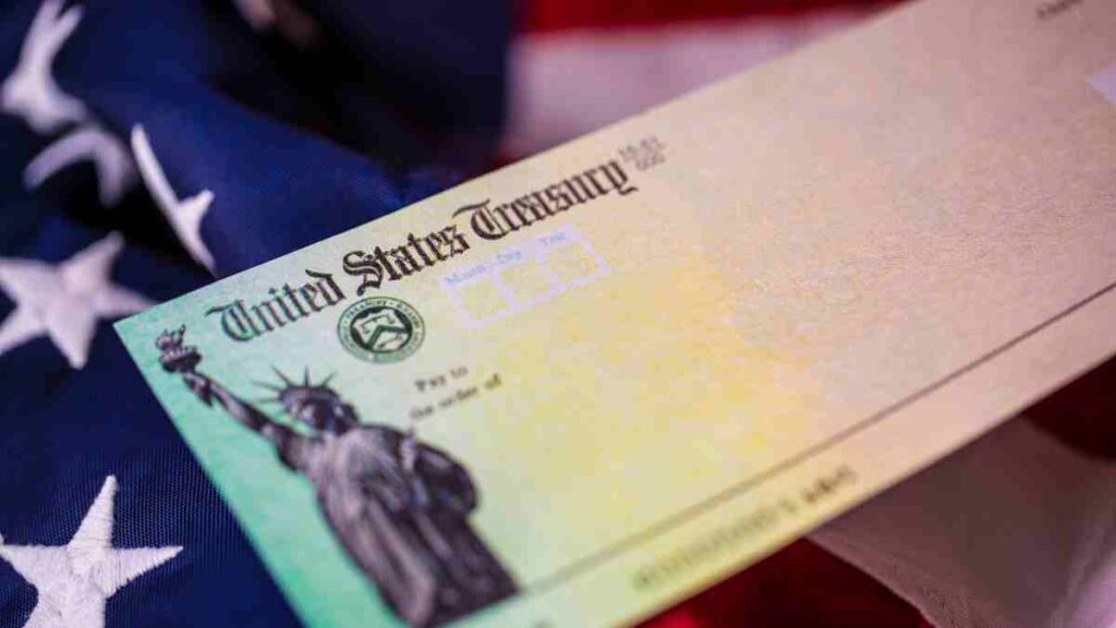 Social Security check for retirees aged 66 to 67 who qualify for payments