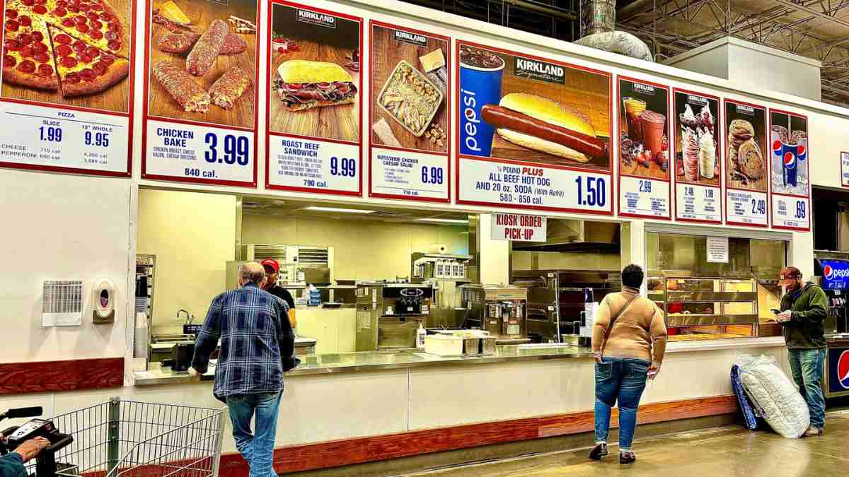 A bold change to food court dining that’s dividing shoppers across the globe