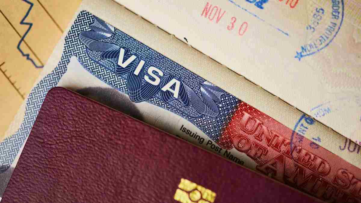 How to report someone working with a tourist Visa