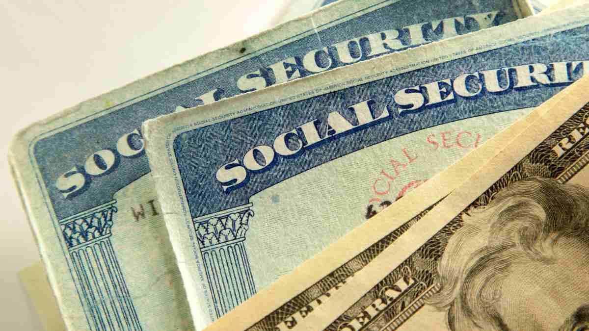 The Social Security Administration to issue a payment on November 27 for those aged 66-67