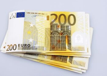 Cheque, 200 euros, Agencia Tributaria, Hacienda, Gobierno
