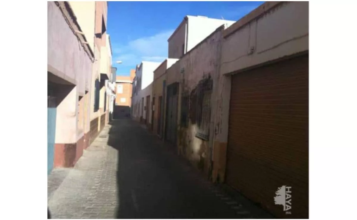 Vivienda a reformar disponible en Almería