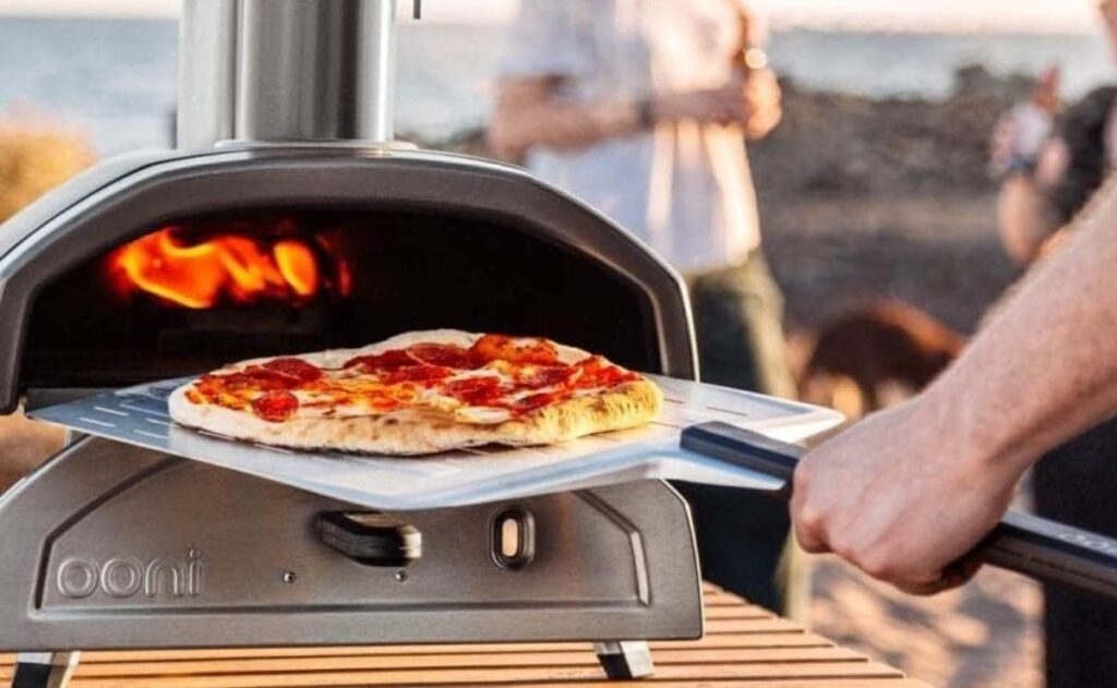 El horno de leña que se vende en , permite preparar pizzas con un  sabor extraordinario