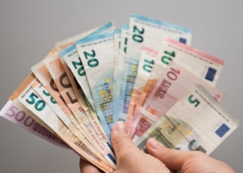 Billetes de euros para el pago de las pensiones de las incapacidades permanentes de agosto 2023