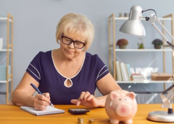 Cómo solicitar un adelanto de la pensión de jubilación al banco