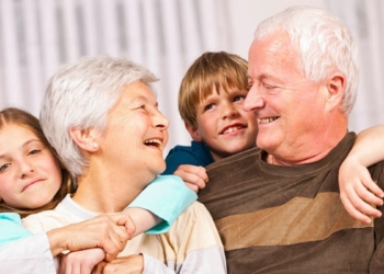 ¿Cuándo pueden heredar los nietos en un testamento?