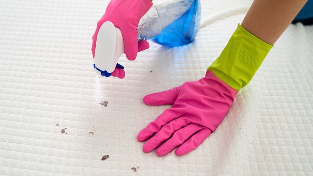 Limpieza del colchón con bicarbonato
