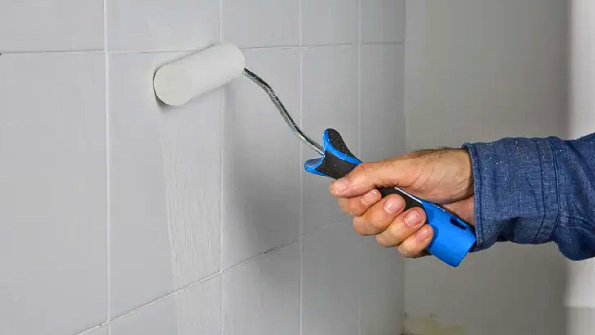 Leroy Merlin tiene azulejos adhesivos para cambiar el baño sin hacer obras