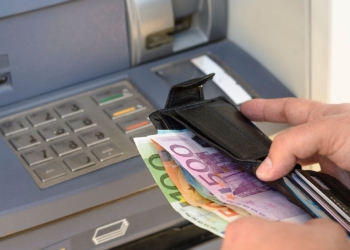 Cómo sacar dinero sin tarjeta en los cajeros automáticos