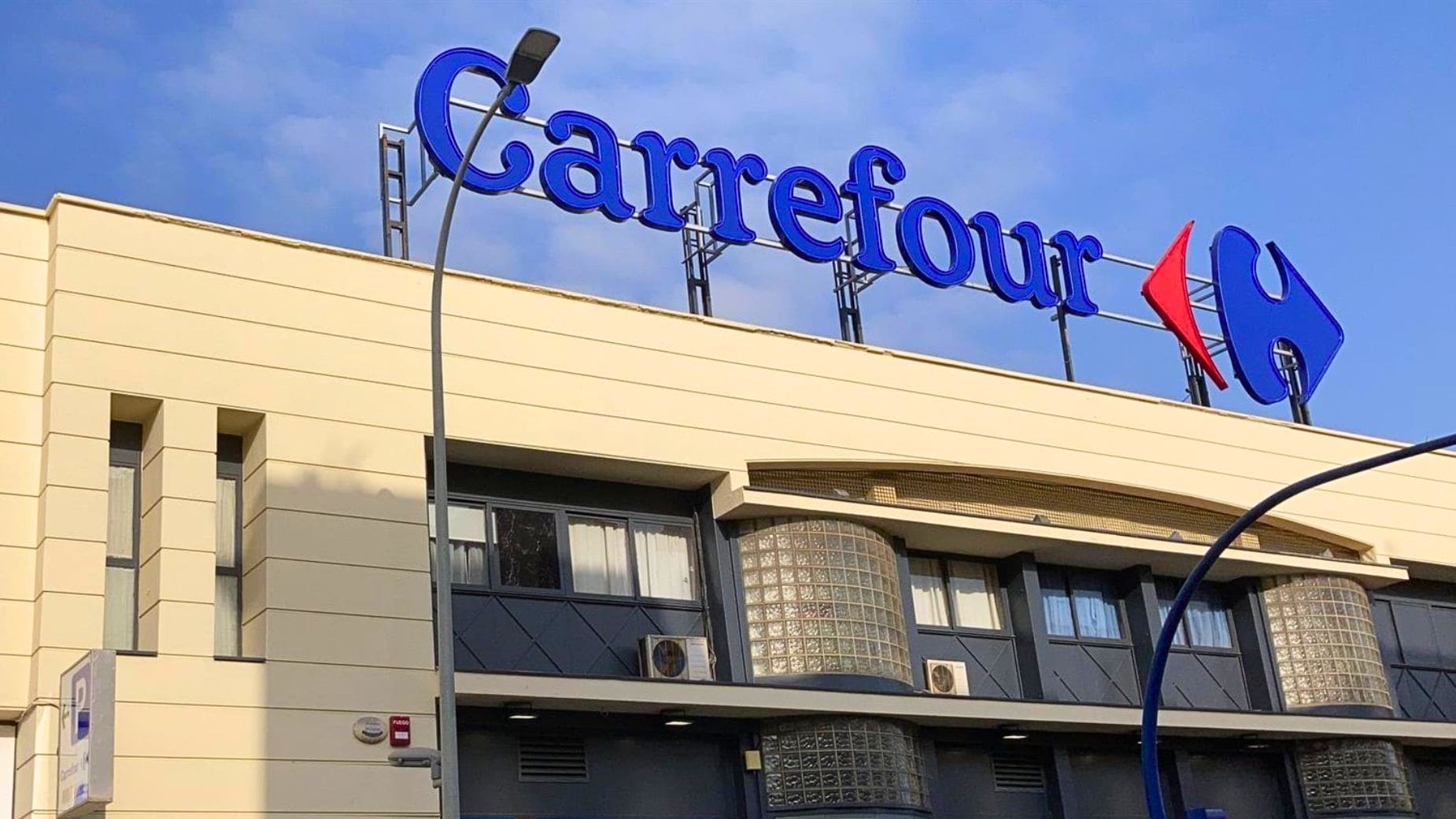 El gran descuento de Carrefour en la mejor cafetera de Cecotec