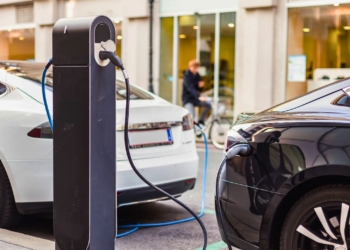 Consejos para comprar coches eléctricos, según OCU