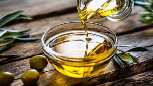 Desde la OCU aseguran que el aceite de oliva bajará pronto su precio