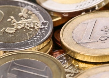 Cuidado con el timo de la moneda de dos euros