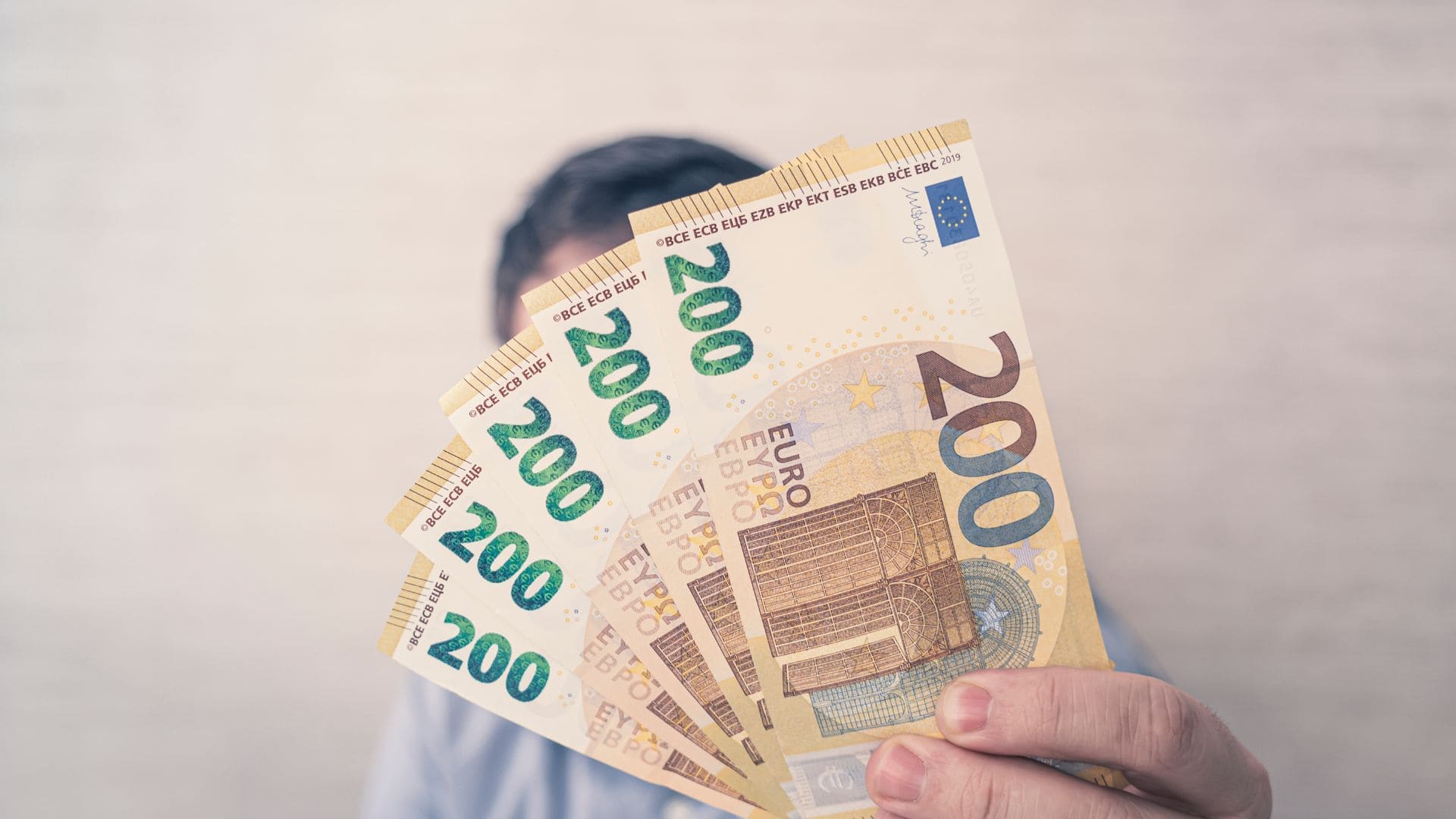 Ayuda 1000 euros Seguridad Social