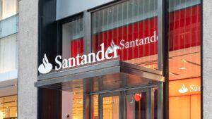 Banco Santander actualiza su compromiso con las personas mayores