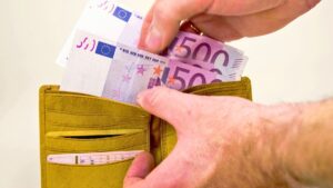 La importante ayuda de la Seguridad Social a los padres con dos niños o más: 2.000 euros