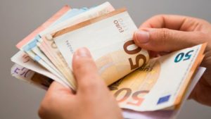 El pago de 3.000 euros de la Seguridad Social a familias con 3 hijos