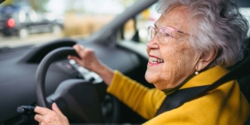 Cambios DGT carnet de conducir personas mayores 65 años