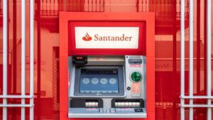 Banco Santander aumenta los límites para sacar dinero de los cajeros automáticos