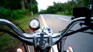 La DGT da un giro de 180 grados en su normativa para las motos