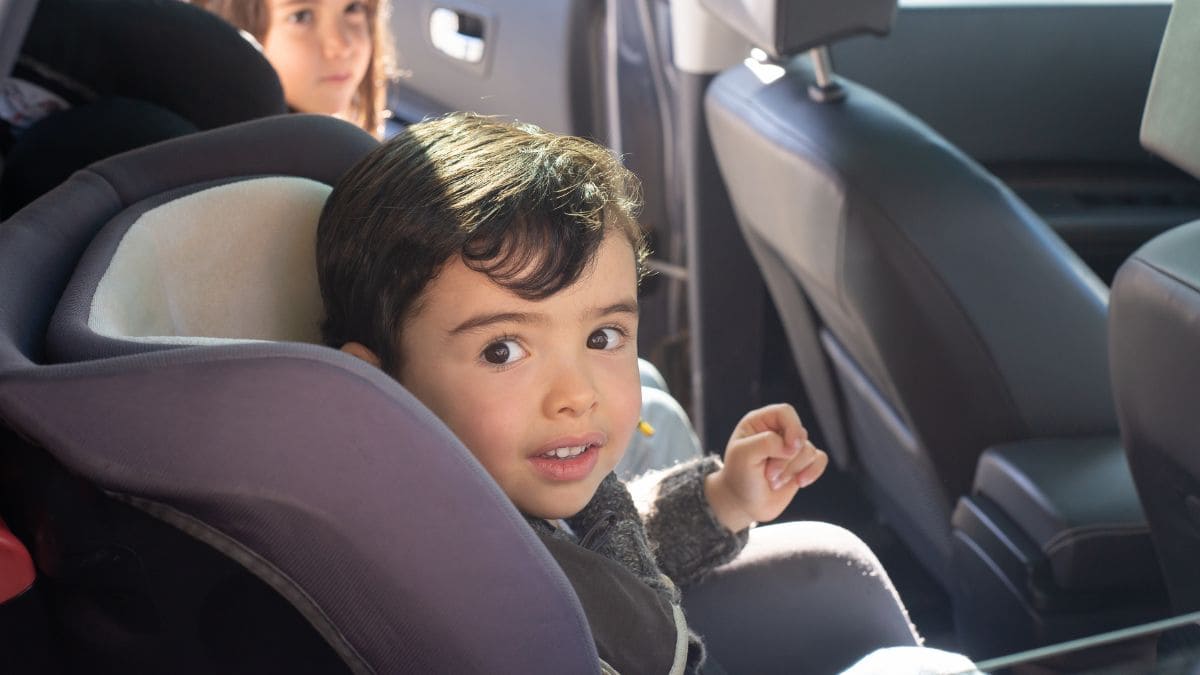 Importante cambio de seguridad de la DGT para los menores en el coche