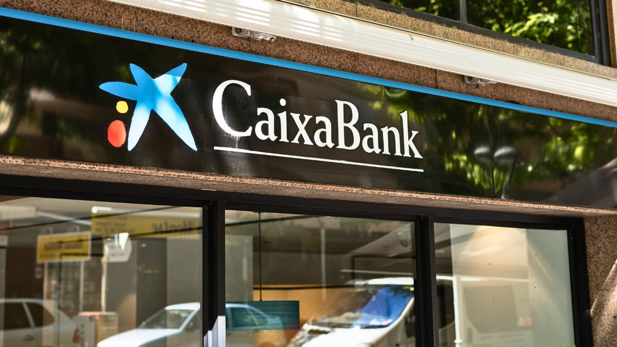 Criterios CaixaBank personas mayores tarjeta